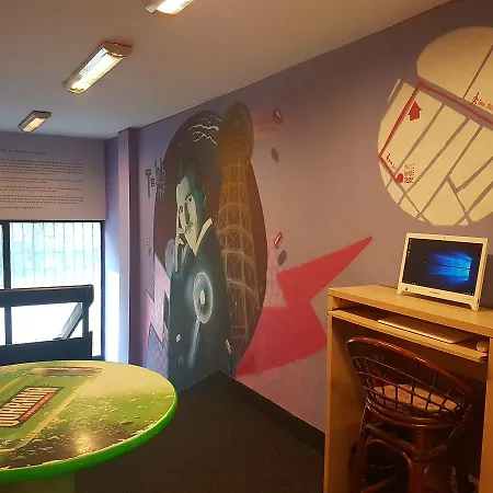 Hostel New *