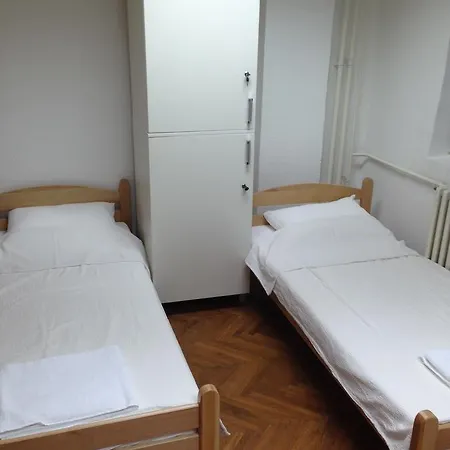 Hostel New *